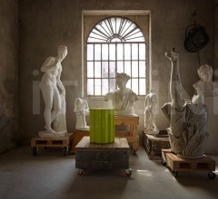 Столик COLONNA фабрика Kartell