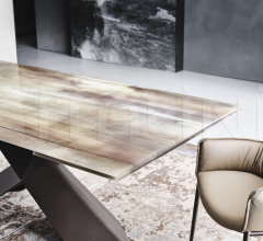 Стол обеденный Tyron CrystalArt Drive Стол обеденный Tyron CrystalArt Drive фабрика Cattelan Italia