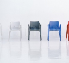 Стул с подлокотниками Evia Стул с подлокотниками Evia фабрика Cattelan Italia