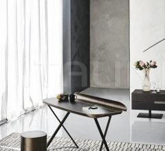 Письменный стол Cocoon Leather Письменный стол Cocoon Leather фабрика Cattelan Italia