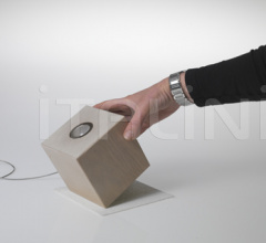 Настольный светильник cubo Настольный светильник cubo фабрика Vesoi