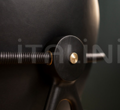 Стул с подлокотниками Circle Dining Chair Стул с подлокотниками Circle Dining Chair фабрика Overgaard & Dyrman