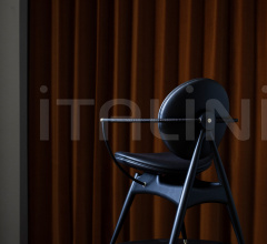 Стул с подлокотниками Circle Dining Chair Стул с подлокотниками Circle Dining Chair фабрика Overgaard & Dyrman