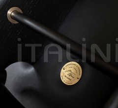 Стул с подлокотниками Circle Dining Chair Стул с подлокотниками Circle Dining Chair фабрика Overgaard & Dyrman