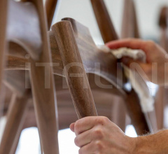 Стул с подлокотниками Circle Dining Chair Стул с подлокотниками Circle Dining Chair фабрика Overgaard & Dyrman