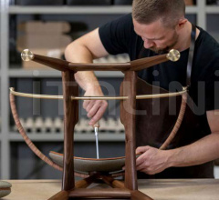 Стул с подлокотниками Circle Dining Chair Стул с подлокотниками Circle Dining Chair фабрика Overgaard & Dyrman