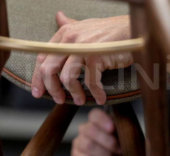 Стул с подлокотниками Circle Dining Chair Стул с подлокотниками Circle Dining Chair фабрика Overgaard & Dyrman