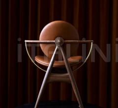 Стул с подлокотниками Circle Dining Chair Стул с подлокотниками Circle Dining Chair фабрика Overgaard & Dyrman