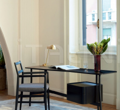 Итальянские Письменные столы - Письменный стол L40 Sled Desk Итальянские Письменные столы - Письменный стол L40 Sled Desk фабрика Cassina