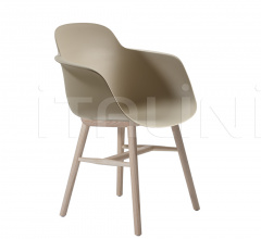 Стул с подлокотниками Sicla Wooden Legs Стул с подлокотниками Sicla Wooden Legs фабрика Infiniti Design