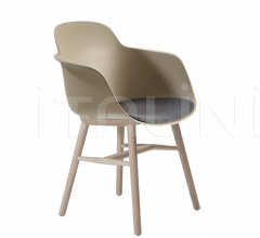 Стул с подлокотниками Sicla Wooden Legs Стул с подлокотниками Sicla Wooden Legs фабрика Infiniti Design