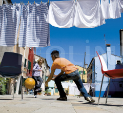 Стул с подлокотниками Now 4 Legs With Arms Стул с подлокотниками Now 4 Legs With Arms фабрика Infiniti Design