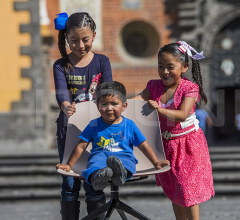 Кресло Pure Loop Binuance Maxi Swivel With Castors Кресло Pure Loop Binuance Maxi Swivel With Castors фабрика Infiniti Design