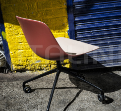 Кресло Pure Loop Binuance Maxi Swivel With Castors Кресло Pure Loop Binuance Maxi Swivel With Castors фабрика Infiniti Design