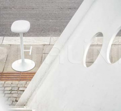 Барный стул Flink Kitchen Stool Барный стул Flink Kitchen Stool фабрика Infiniti Design