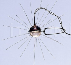 Настольный светильник Mozzkito Настольный светильник Mozzkito фабрика Ingo Maurer