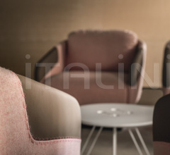 Кресло Worn Armchair Кресло Worn Armchair фабрика Casamania