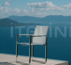 Итальянские Уличная мебель - Стул с подлокотниками NINIX NNX 55T Итальянские Уличная мебель - Стул с подлокотниками NINIX NNX 55T фабрика Royal Botania