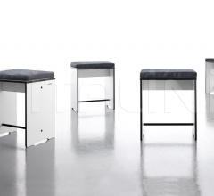 Стул RIVA Stool & Side Table фабрика Conmoto