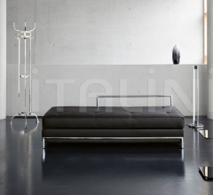 Столик Occasional Table Столик Occasional Table фабрика ClassiCon