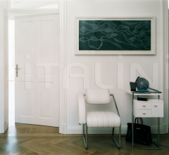 Кресло Non Conformist Armchair Кресло Non Conformist Armchair фабрика ClassiCon