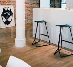 Барный стул Triton Counter Stool Барный стул Triton Counter Stool фабрика ClassiCon