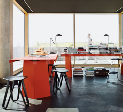 Барный стул Triton Counter Stool Барный стул Triton Counter Stool фабрика ClassiCon