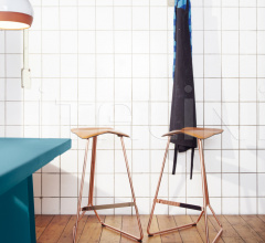 Барный стул Triton Bar Stool Барный стул Triton Bar Stool фабрика ClassiCon