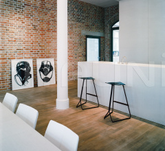 Барный стул Triton Bar Stool Барный стул Triton Bar Stool фабрика ClassiCon