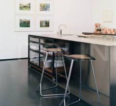 Барный стул Triton Bar Stool Барный стул Triton Bar Stool фабрика ClassiCon