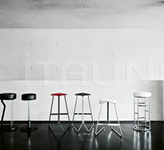 Барный стул Triton Bar Stool Барный стул Triton Bar Stool фабрика ClassiCon