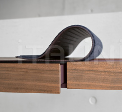 Письменный стол Pegasus Home Desk Письменный стол Pegasus Home Desk фабрика ClassiCon