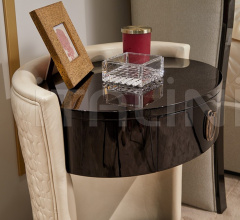 Итальянские Спальни - Тумбочка Romantic Nightstand Итальянские Спальни - Тумбочка Romantic Nightstand фабрика Cafedesart by Bianchini