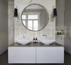 Настенное зеркало LAUREL MIRROR Настенное зеркало LAUREL MIRROR фабрика Porta Romana