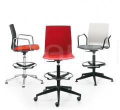 Итальянские Рестораны/Бары - Барный стул Q3 фабрика Sesta