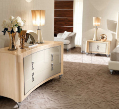 Итальянские Спальни - Тумбочка MONTENAPOLEONE 1070 фабрика Redeco