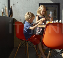 Стул Eames Fiberglass Side Chair DSW Стул Eames Fiberglass Side Chair DSW фабрика Vitra