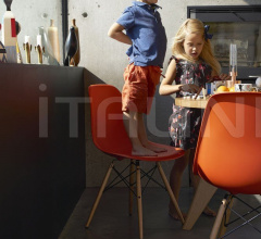 Стул Eames Fiberglass Side Chair DSW Стул Eames Fiberglass Side Chair DSW фабрика Vitra