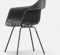 Стул Eames Fiberglass Armchair DAX Стул Eames Fiberglass Armchair DAX фабрика Vitra