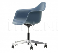 Кресло Eames Plastic Armchair PACC Кресло Eames Plastic Armchair PACC фабрика Vitra
