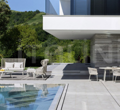 Стул с подлокотниками Emma Cross Armchair фабрика Varaschin