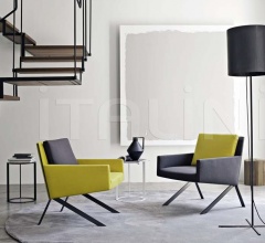 Кресло Theo фабрика B&B Italia