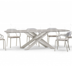 Стул с подлокотниками NOSS DINING ARMCHAIR Стул с подлокотниками NOSS DINING ARMCHAIR фабрика Varaschin