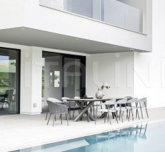 Стул с подлокотниками CLEVER DINING ARMCHAIR Стул с подлокотниками CLEVER DINING ARMCHAIR фабрика Varaschin