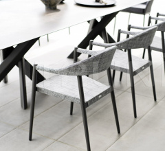 Стул с подлокотниками CLEVER DINING ARMCHAIR Стул с подлокотниками CLEVER DINING ARMCHAIR фабрика Varaschin