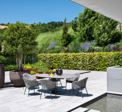 Стул с подлокотниками CLEVER BUCKET ARMCHAIR Стул с подлокотниками CLEVER BUCKET ARMCHAIR фабрика Varaschin