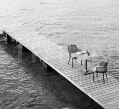 Стул с подлокотниками EMMA DINING ARMCHAIR Стул с подлокотниками EMMA DINING ARMCHAIR фабрика Varaschin