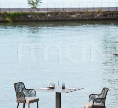 Стул с подлокотниками EMMA DINING ARMCHAIR Стул с подлокотниками EMMA DINING ARMCHAIR фабрика Varaschin
