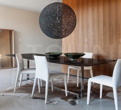 Стол обеденный Eileen фабрика B&B Italia