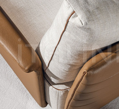 Кресло Pantelleria фабрика Meroni & Colzani